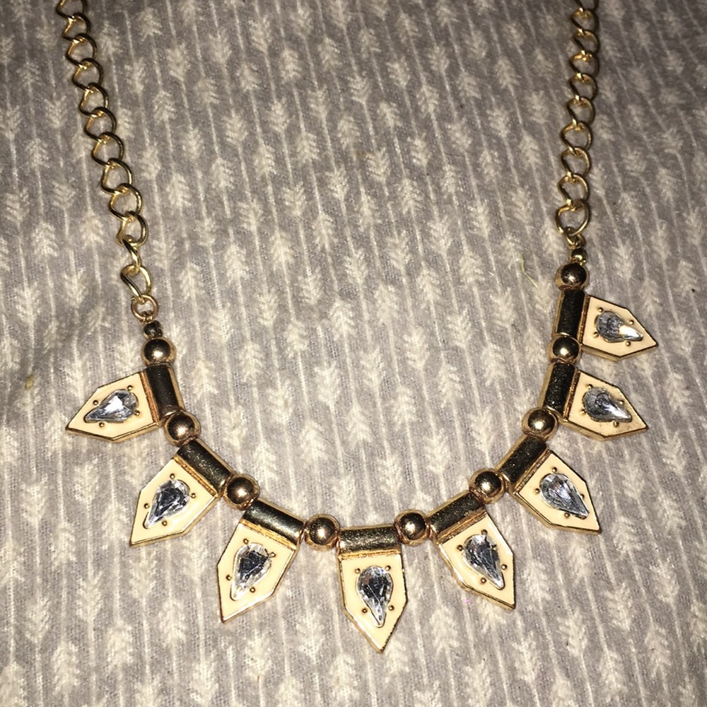 2 gold necklaces. - Picture 5 of 5